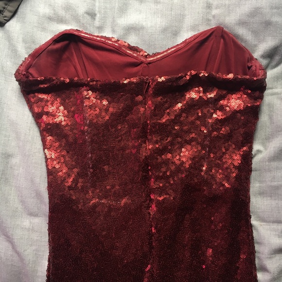 Strapless sequin gown - Picture 3 of 5